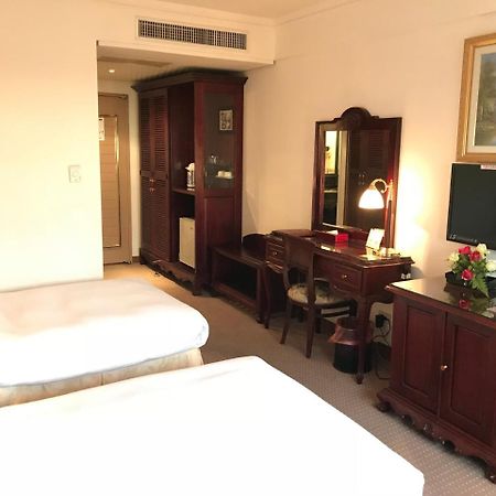 Sunrise Hotel Tainan Extérieur photo