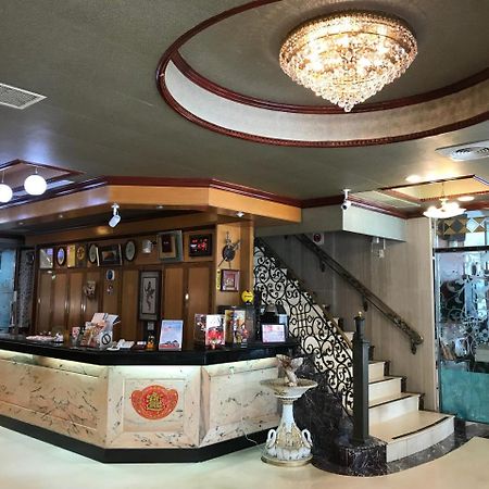 Sunrise Hotel Tainan Extérieur photo