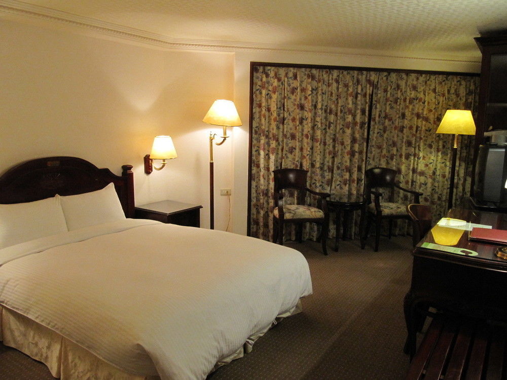 Sunrise Hotel Tainan Extérieur photo