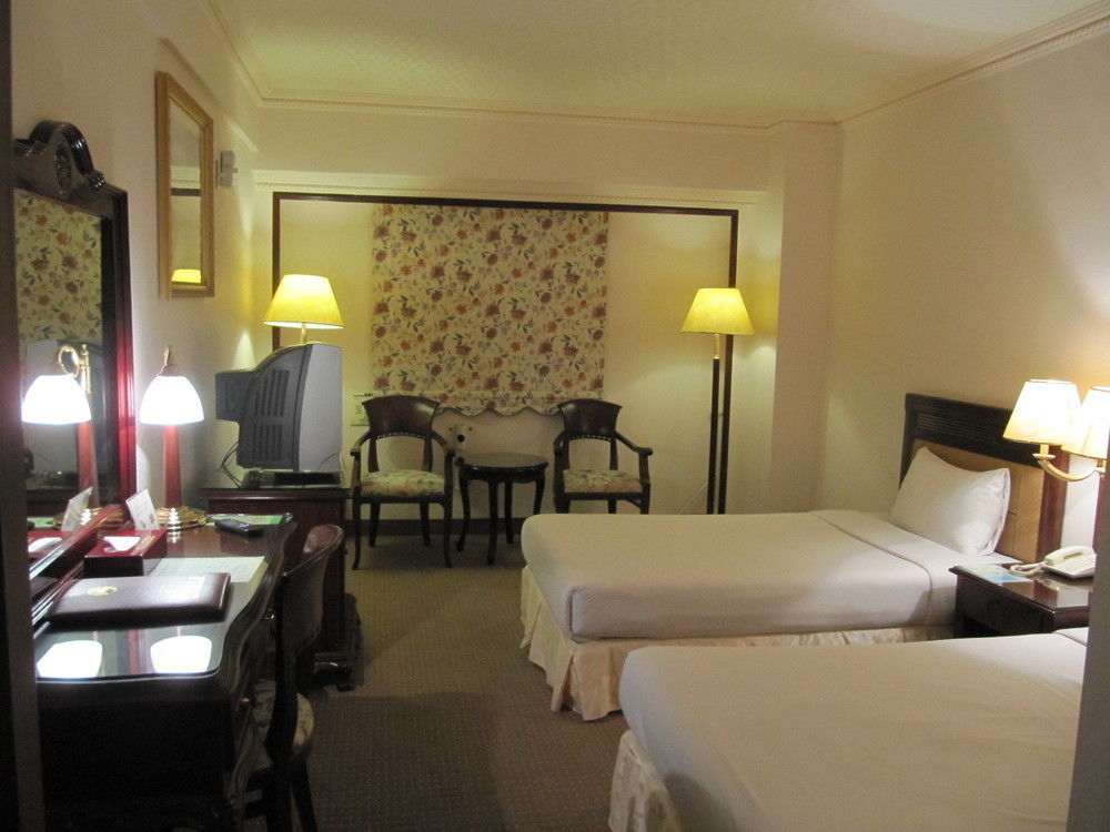 Sunrise Hotel Tainan Extérieur photo