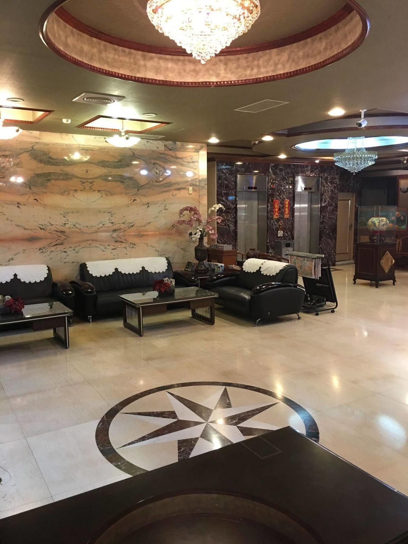 Sunrise Hotel Tainan Extérieur photo