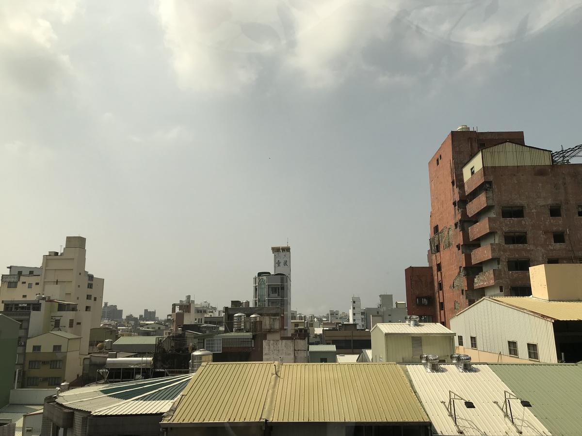 Sunrise Hotel Tainan Extérieur photo