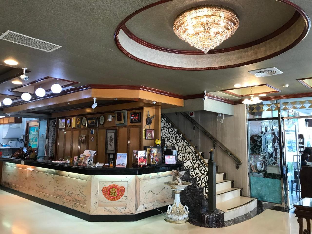 Sunrise Hotel Tainan Extérieur photo