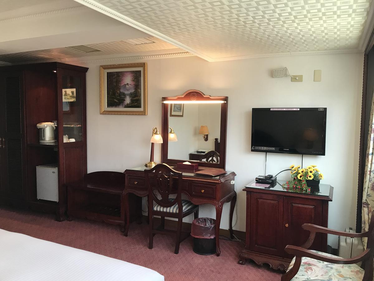 Sunrise Hotel Tainan Extérieur photo