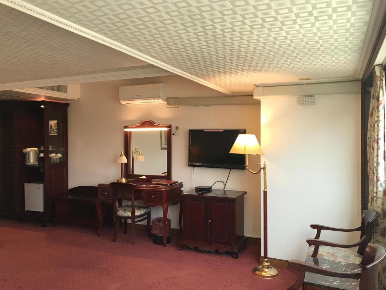 Sunrise Hotel Tainan Extérieur photo