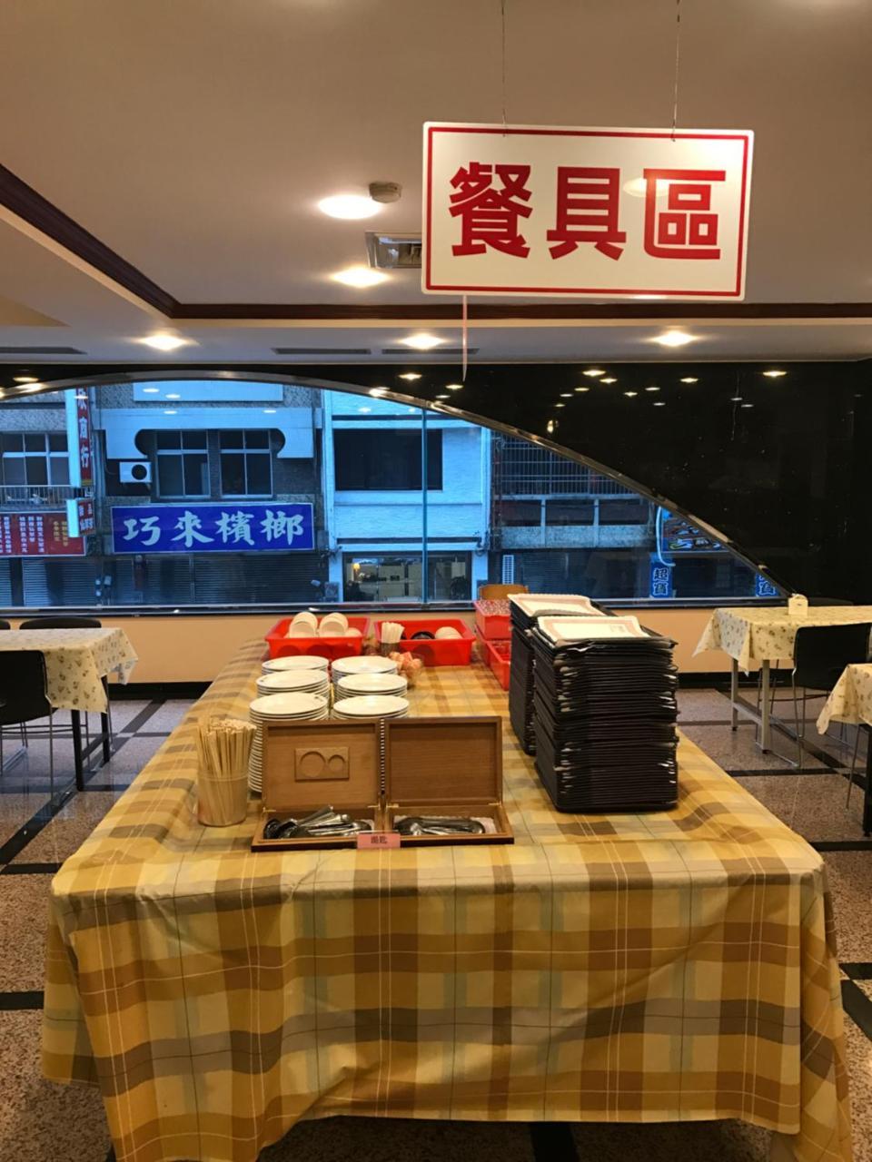 Sunrise Hotel Tainan Extérieur photo