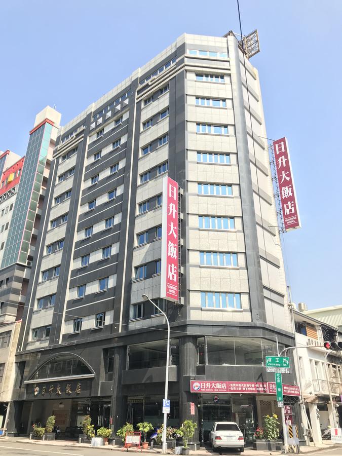 Sunrise Hotel Tainan Extérieur photo
